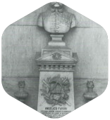 busto di Angeli Fabbri primo Presidente della Società.jpg