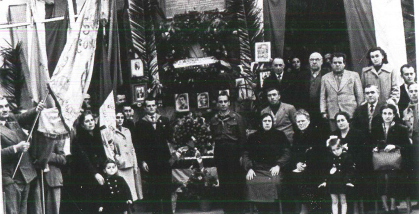 foto dei soci in occasione della cerimonia per l'anniversario della Liberazione 1950.jpg
