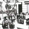soci fuori dalla sede sociale negli anni '80.jpg
